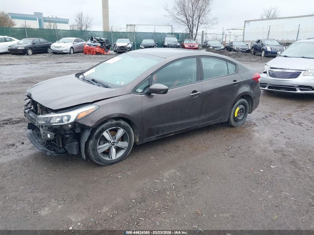 KIA FORTE LX 2018 3KPFL4A72JE194513 Image 2