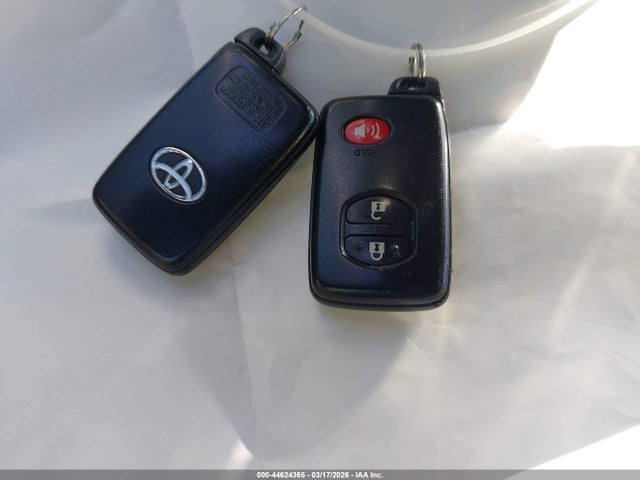 Toyota PRIUS V 2014 JTDZN3EU4E3328839 Image 11