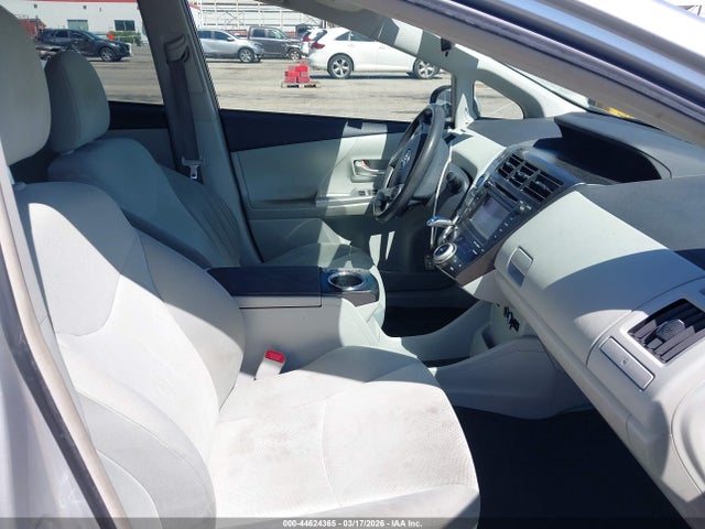 Toyota PRIUS V 2014 JTDZN3EU4E3328839 Image 5
