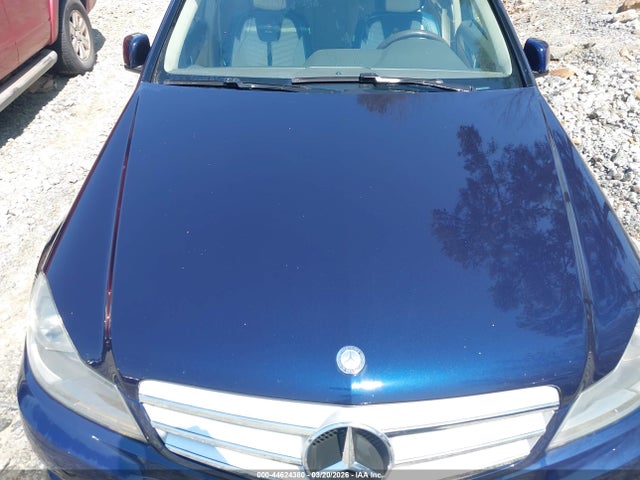 2013 Mercedes-benz C 300 Sport 4matic მანქანა იყიდება აუქციონზე, vin: WDDGF8AB0DA822752, აუქციონის ნომერი: 44624380