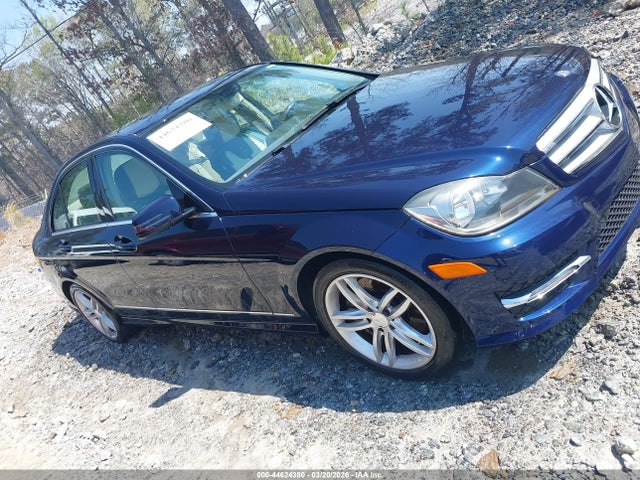 2013 Mercedes-benz C 300 Sport 4matic მანქანა იყიდება აუქციონზე, vin: WDDGF8AB0DA822752, აუქციონის ნომერი: 44624380