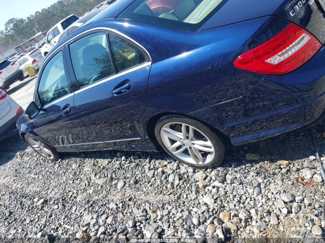 2013 Mercedes-benz C 300 Sport 4matic მანქანა იყიდება აუქციონზე, vin: WDDGF8AB0DA822752, აუქციონის ნომერი: 44624380