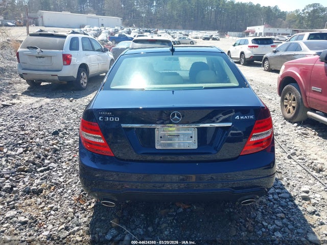 2013 Mercedes-benz C 300 Sport 4matic მანქანა იყიდება აუქციონზე, vin: WDDGF8AB0DA822752, აუქციონის ნომერი: 44624380