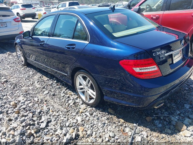 2013 Mercedes-benz C 300 Sport 4matic მანქანა იყიდება აუქციონზე, vin: WDDGF8AB0DA822752, აუქციონის ნომერი: 44624380