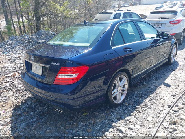 2013 Mercedes-benz C 300 Sport 4matic მანქანა იყიდება აუქციონზე, vin: WDDGF8AB0DA822752, აუქციონის ნომერი: 44624380