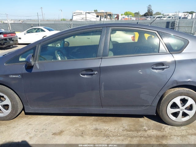 Toyota Prius Two 2014 JTDKN3DU3E1769022 Image 14