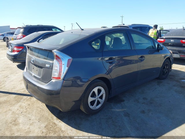 Toyota Prius Two 2014 JTDKN3DU3E1769022 Image 4