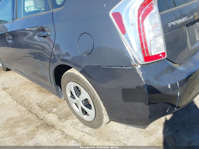 Toyota Prius Two 2014 JTDKN3DU3E1769022 Image 6