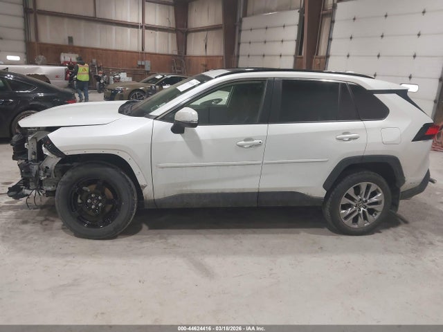 2023 Toyota Rav4 Xle Premium მანქანა იყიდება აუქციონზე, vin: JTMA1RFV3PD093012, აუქციონის ნომერი: 44624416