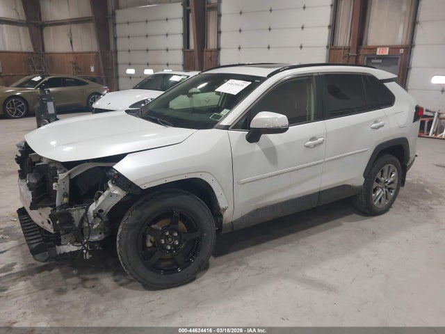 2023 Toyota Rav4 Xle Premium მანქანა იყიდება აუქციონზე, vin: JTMA1RFV3PD093012, აუქციონის ნომერი: 44624416