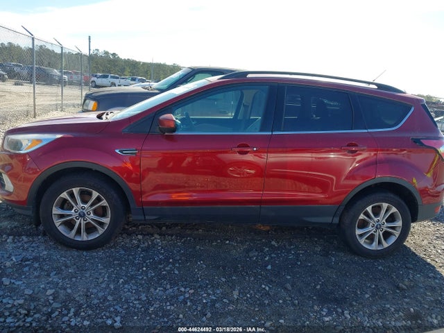 1FMCU0GD5JUC44999 Ford ESCAPE SE