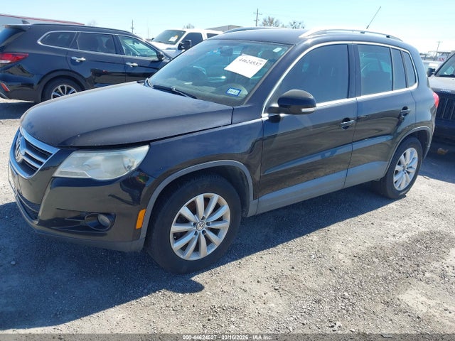 2011 VOLKSWAGEN TIGUAN WVGAV7AX0BW539921 Photo 1