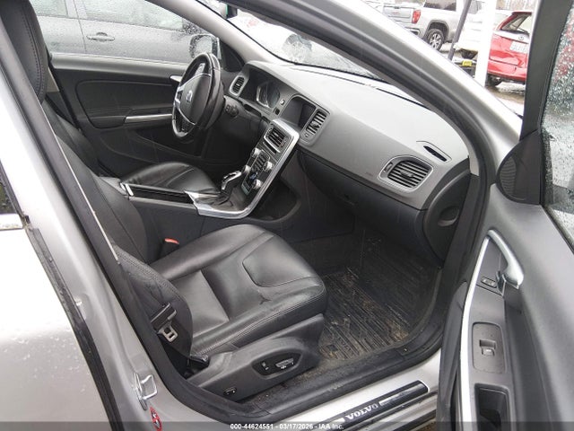 2016 VOLVO V60 YV140MEKXG1290426 Photo 4