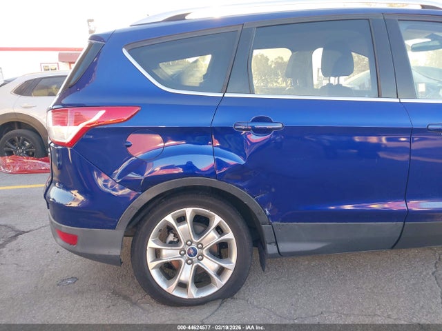 1FMCU0JX8EUE27483 Ford Escape Titanium