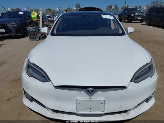 44624589 :رقم المزاد ، 5YJSA1E22GF159023 vin ، 2016 Tesla Model S 60d/70d/75d/85d/90d مزاد بيع