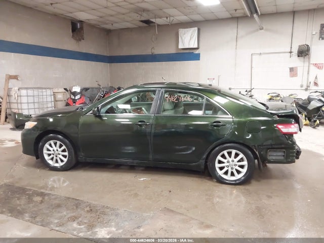 44624606 :رقم المزاد ، 4T4BF3EK3AR026896 vin ، 2010 Toyota Camry Xle مزاد بيع