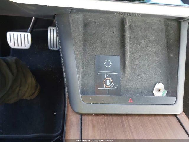 44624614 :رقم المزاد ، 5YJSA1E56MF428517 vin ، 2021 Tesla Model S Long Range Dual Motor All-wheel Drive مزاد بيع