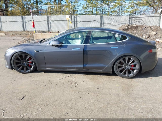 44624619 :رقم المزاد ، 5YJSA1E40JF292050 vin ، 2018 Tesla Model S 100d/75d/p100d مزاد بيع