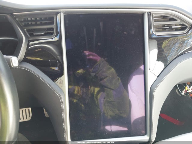 44624619 :رقم المزاد ، 5YJSA1E40JF292050 vin ، 2018 Tesla Model S 100d/75d/p100d مزاد بيع