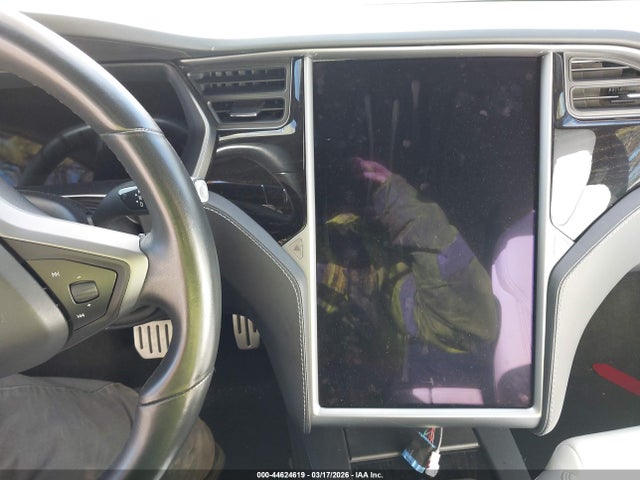 44624619 :رقم المزاد ، 5YJSA1E40JF292050 vin ، 2018 Tesla Model S 100d/75d/p100d مزاد بيع