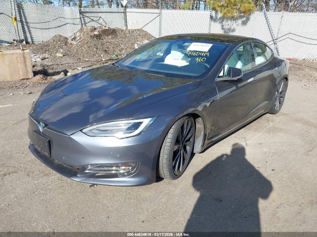 44624619 :رقم المزاد ، 5YJSA1E40JF292050 vin ، 2018 Tesla Model S 100d/75d/p100d مزاد بيع