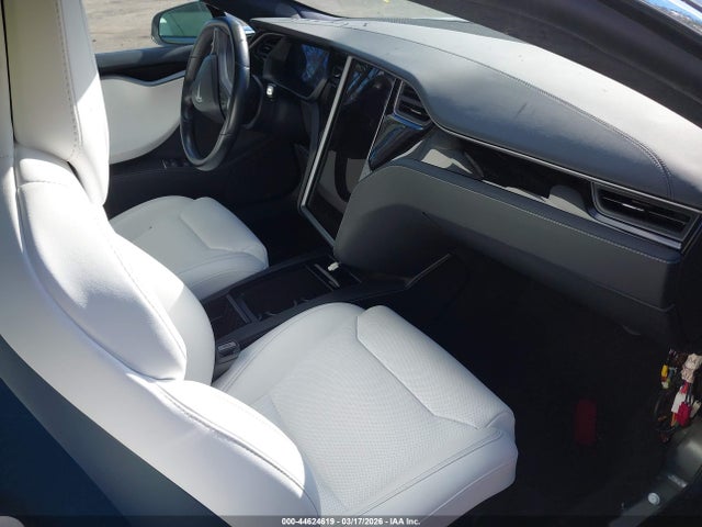 44624619 :رقم المزاد ، 5YJSA1E40JF292050 vin ، 2018 Tesla Model S 100d/75d/p100d مزاد بيع