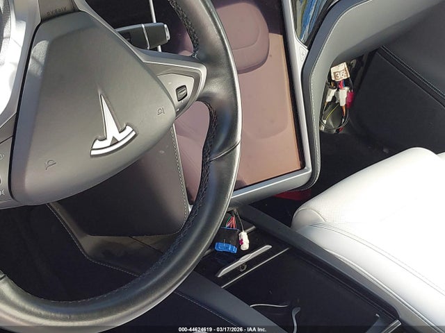 44624619 :رقم المزاد ، 5YJSA1E40JF292050 vin ، 2018 Tesla Model S 100d/75d/p100d مزاد بيع