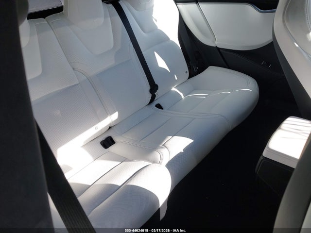 44624619 :رقم المزاد ، 5YJSA1E40JF292050 vin ، 2018 Tesla Model S 100d/75d/p100d مزاد بيع