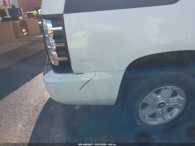 Продаж на аукціоні авто 2011 Chevrolet Tahoe Lt, vin: 1GNSKBE02BR296345, номер лоту: 44624627
