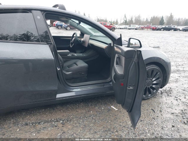7SAYGDEF9NF549288 Tesla Model Y Performance Dual Motor All-wheel Drive