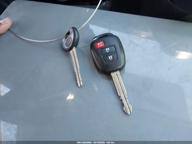 JTDKDTB34F1104578 Toyota Prius C One