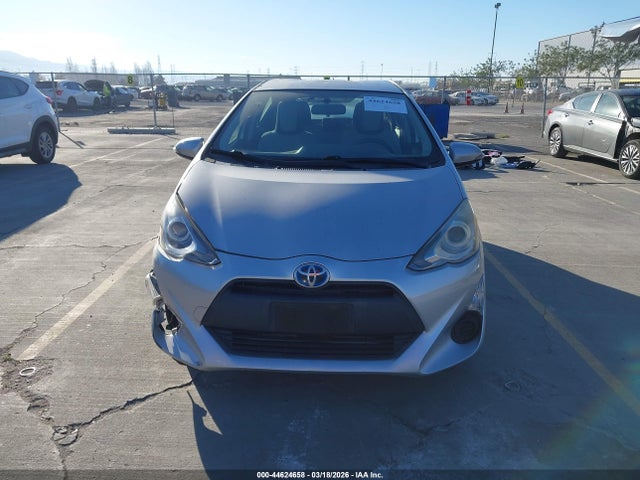 JTDKDTB34F1104578 Toyota Prius C One