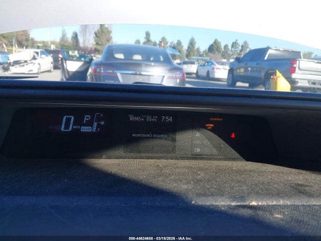 JTDKDTB34F1104578 Toyota Prius C One