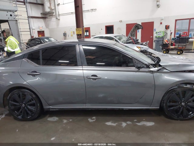 1N4BL4CVXNN382133 Nissan Altima Sr Fwd