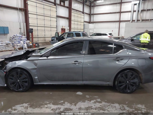 1N4BL4CVXNN382133 Nissan Altima Sr Fwd