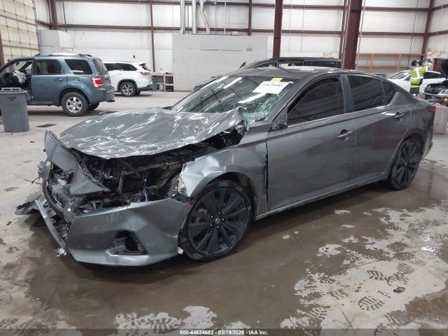 1N4BL4CVXNN382133 Nissan Altima Sr Fwd