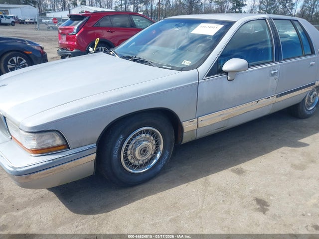 44624815 :رقم المزاد ، 1G4BN5375NR404197 vin ، 1992 Buick Roadmaster مزاد بيع