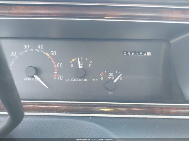 44624815 :رقم المزاد ، 1G4BN5375NR404197 vin ، 1992 Buick Roadmaster مزاد بيع