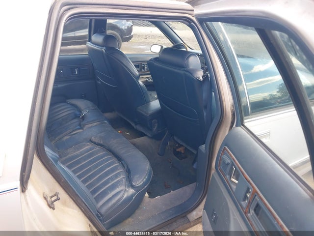 44624815 :رقم المزاد ، 1G4BN5375NR404197 vin ، 1992 Buick Roadmaster مزاد بيع