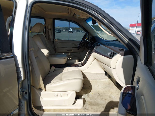 2007 CADILLAC ESCALADE ESV 1GYFK66847R265444 Photo 4