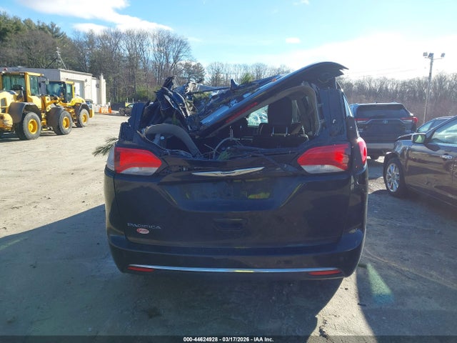 2017 Chrysler Pacifica Touring-l მანქანა იყიდება აუქციონზე, vin: 2C4RC1BG2HR691807, აუქციონის ნომერი: 44624928