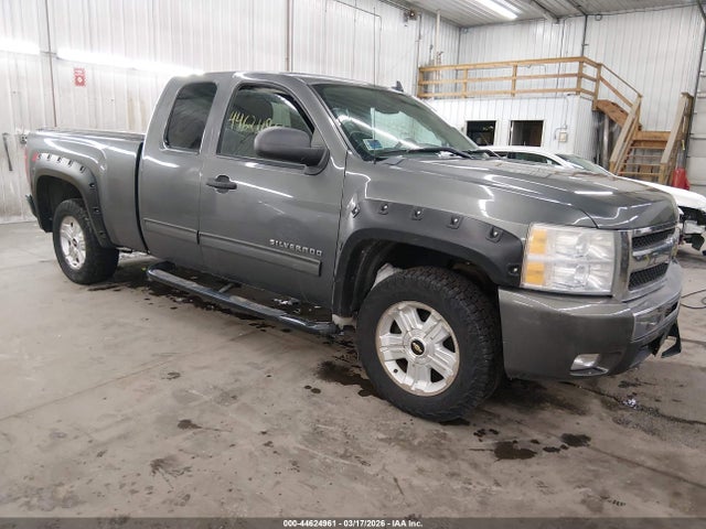 2011 CHEVROLET SILVERADO 1500 1GCRKSE3XBZ395402