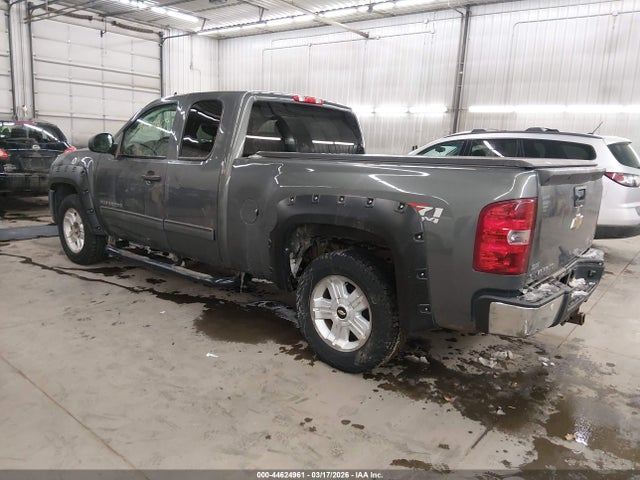 2011 CHEVROLET SILVERADO 1500 1GCRKSE3XBZ395402 Photo 2