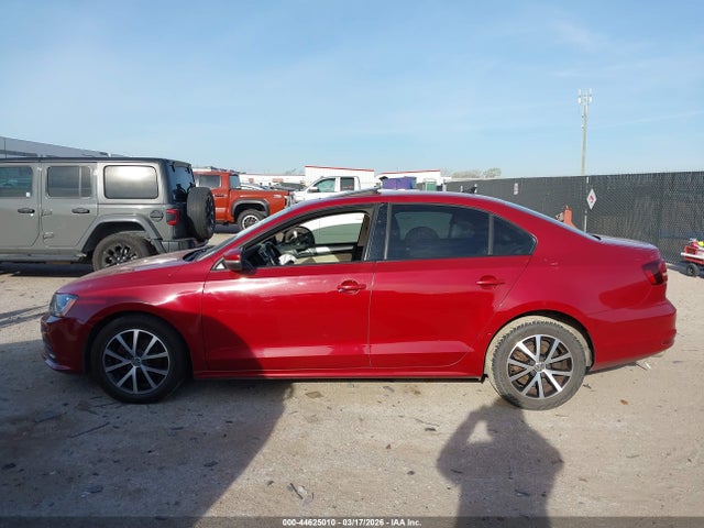 44625010 :رقم المزاد ، 3VWDB7AJ9HM261872 vin ، 2017 Volkswagen Jetta 1.4t Se مزاد بيع