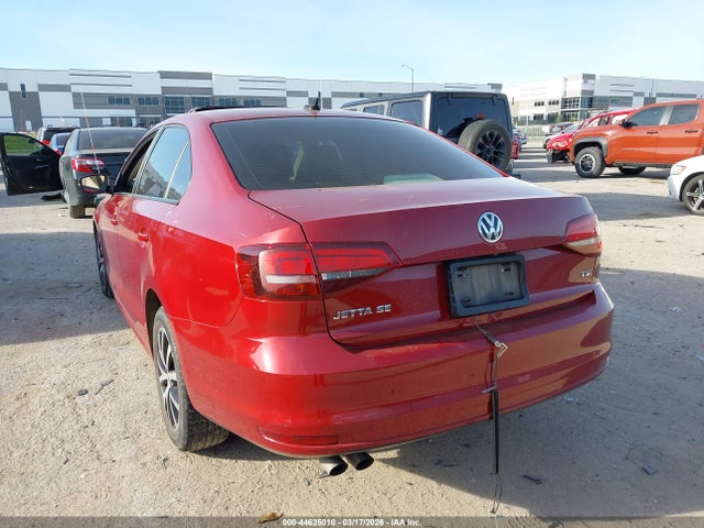 44625010 :رقم المزاد ، 3VWDB7AJ9HM261872 vin ، 2017 Volkswagen Jetta 1.4t Se مزاد بيع