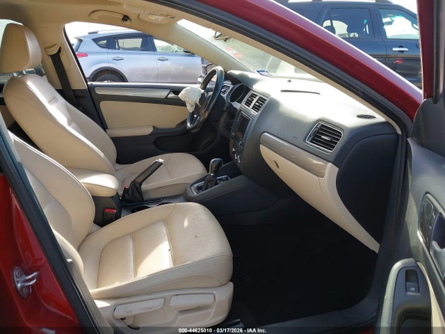 44625010 :رقم المزاد ، 3VWDB7AJ9HM261872 vin ، 2017 Volkswagen Jetta 1.4t Se مزاد بيع