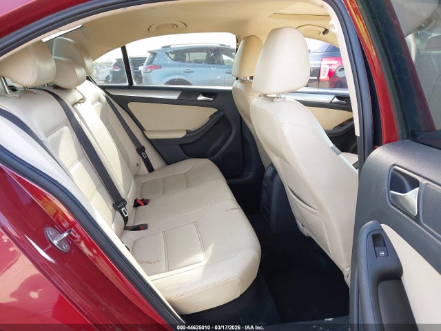 44625010 :رقم المزاد ، 3VWDB7AJ9HM261872 vin ، 2017 Volkswagen Jetta 1.4t Se مزاد بيع