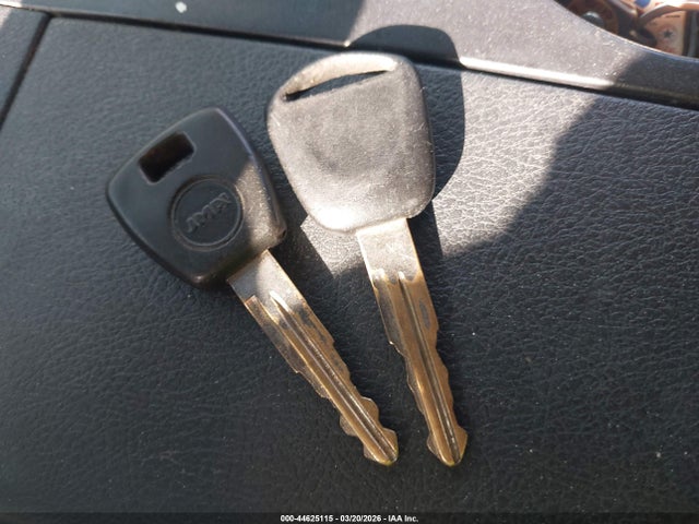44625115 :رقم المزاد ، 19UUA66225A010283 vin ، 2005 Acura Tl مزاد بيع