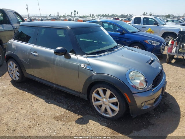 2007 MINI COOPER S WMWMF73557TV30731