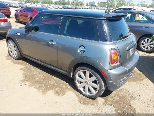2007 MINI COOPER S WMWMF73557TV30731 Photo 2